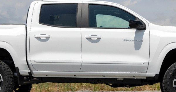 Painted Body Side Molding : Chevrolet Colorado Crew Cab Painted ...