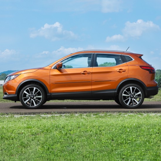 Nissan Rogue Sport Painted Moldings with a Color Insert 2017 - 2022 / CI7-ROGUE17-SPRT Nissan Rogue Sport Painted Moldings with a Color Insert 2017 - 2022 / CI7-ROGUE17-SPRT