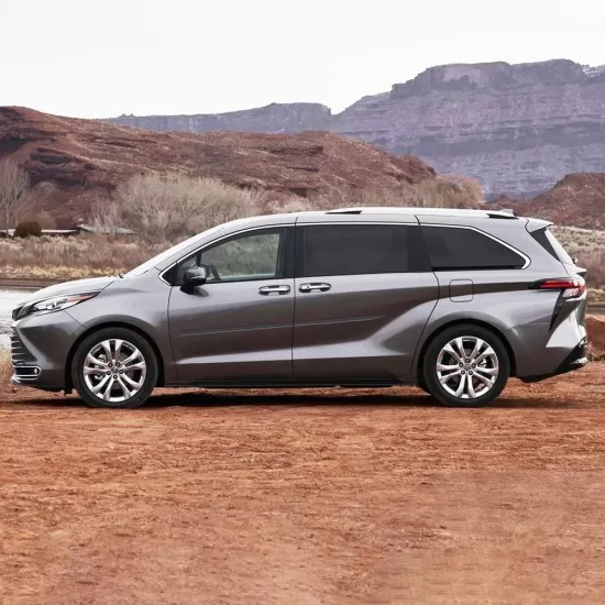  Toyota Sienna Painted Body Side Molding 2021 - 2025 / FE7-SIENNA21