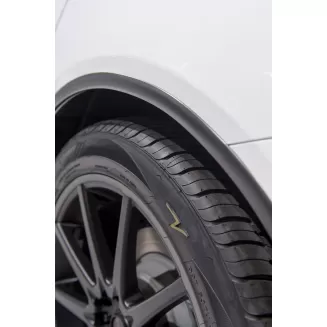 Universal Wheel Well Trim Molding with Lip - 25 Ft Roll - 1” Wide - Black